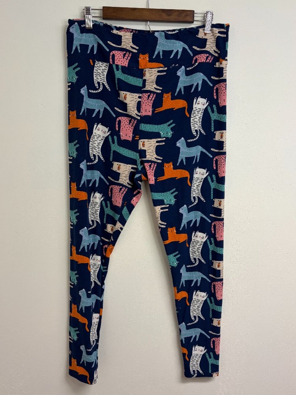 NWOT Women's Lularoe loungewear pants sleep large leggings cat print all over